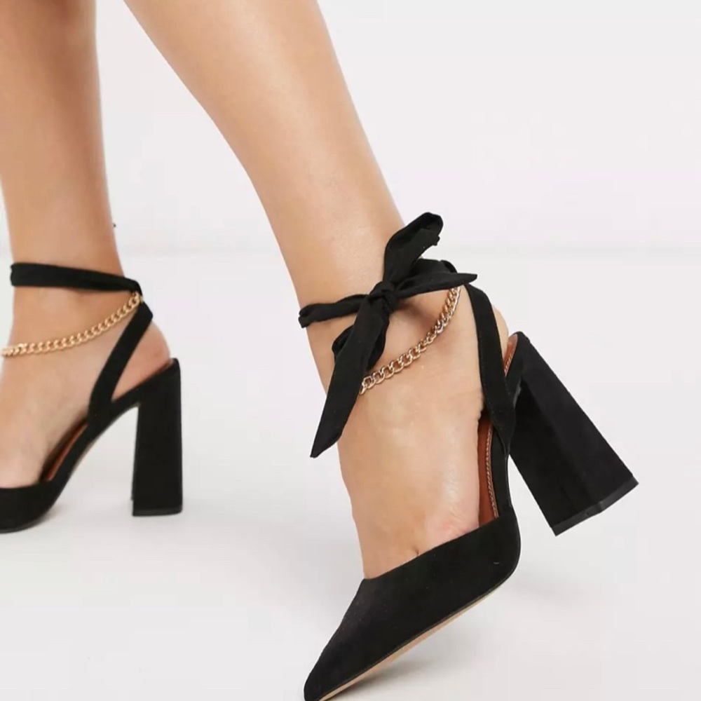 ASOS Design Wide fit wholesome pointed Black heel with chain anklet! Size 10